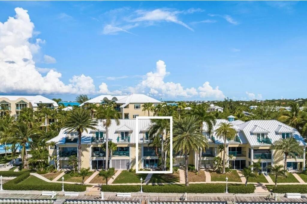 Turks and Caicos Luxury Villas THE YACH CLUB TOWNHOME