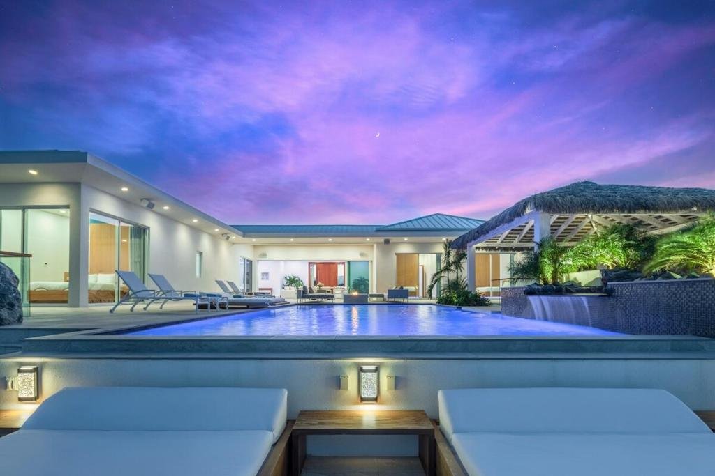 Turks and Caicos Luxury Villas OCEAN BREEZE VILLA